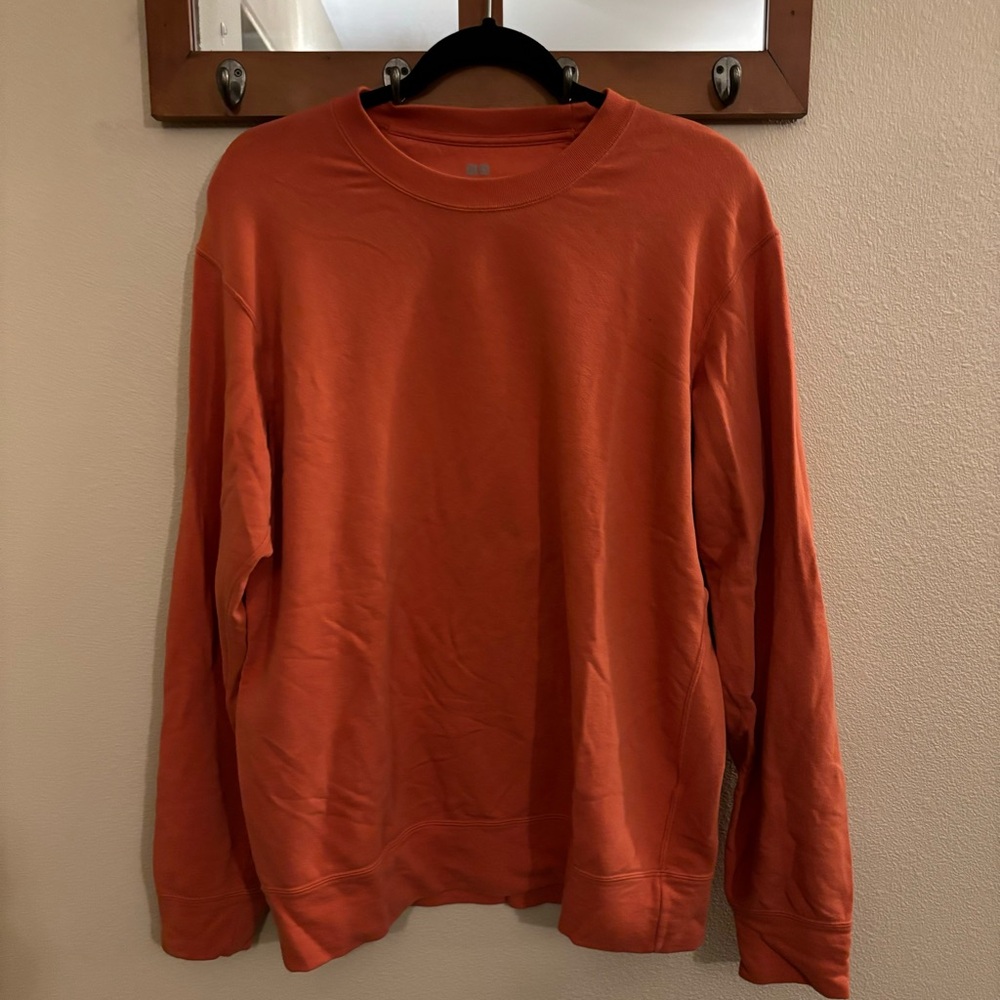 UNIQLO orange crewneck